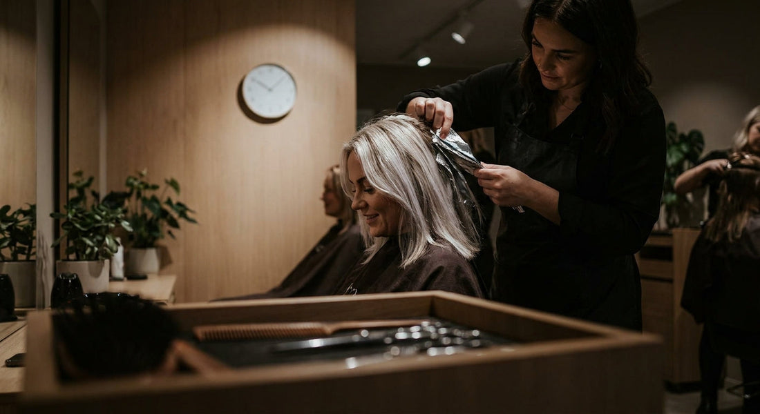 Combien de temps dure un balayage ? Durée en salon expliquée - decoloration et eclaircissement | Coiffissimo