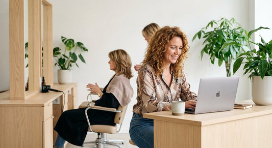 Comment transformer ses clients en ambassadeurs de marque - conseils business coiffure | Coiffissimo