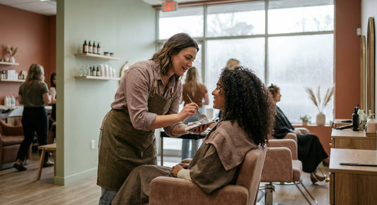 Le mordançage des cheveux vitreux : Secrets de Coloristes - coloration capillaire | Coiffissimo