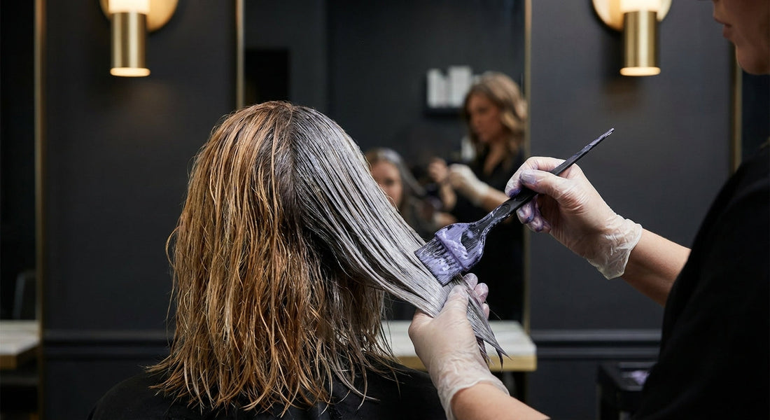 Patine cheveux gris : protocole et choix de teinte en salon - patine et ton sur ton | Coiffissimo