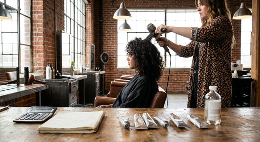 Prix d'une coloration en salon : repères et construction du tarif - gestion de salon de coiffure | Coiffissimo